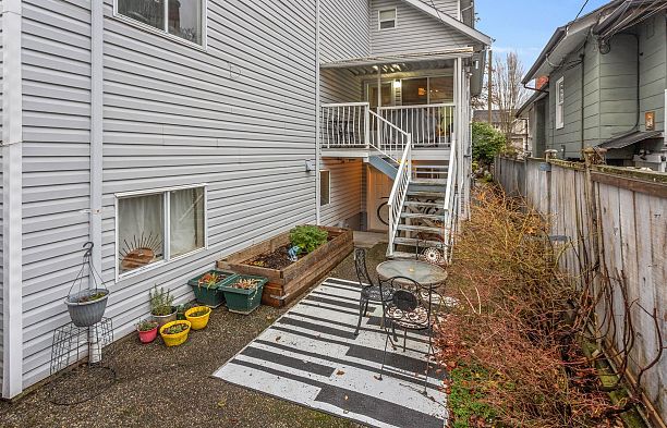 2586 W 8th Avenue Kitsilano