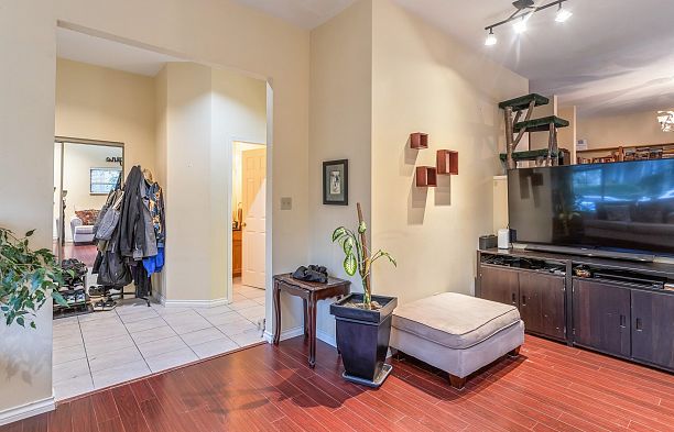 2586 W 8th Avenue Kitsilano