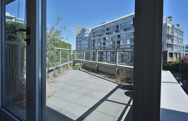 410 445 W 2nd Avenue False Creek