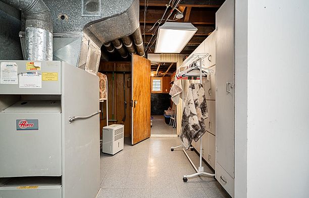 6138 Granville Street South Granville