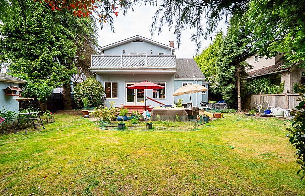 6138 Granville Street South Granville