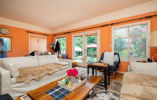 6138 Granville Street South Granville