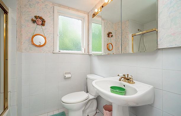 6138 Granville Street South Granville