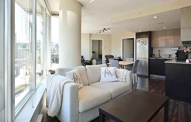 410 445 W 2nd Avenue False Creek