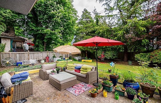 6138 Granville Street South Granville