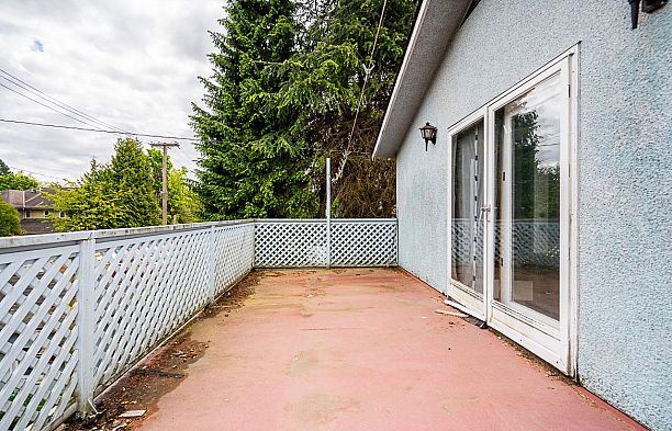 6138 Granville Street South Granville