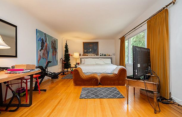 6138 Granville Street South Granville