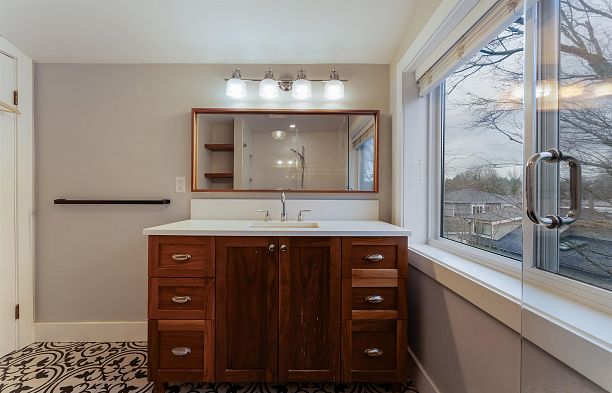 231 E 40th Avenue Main