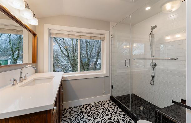 231 E 40th Avenue Main