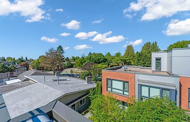 6426 Ash Street Oakridge VW