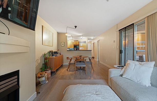 102 3083 W 4th Avenue Kitsilano