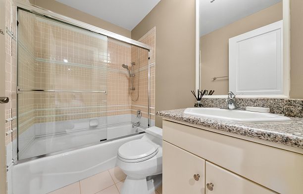 1426 W 48th Avenue South Granville