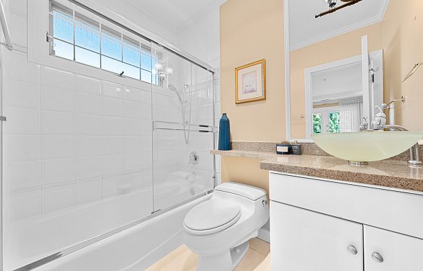 1426 W 48th Avenue South Granville