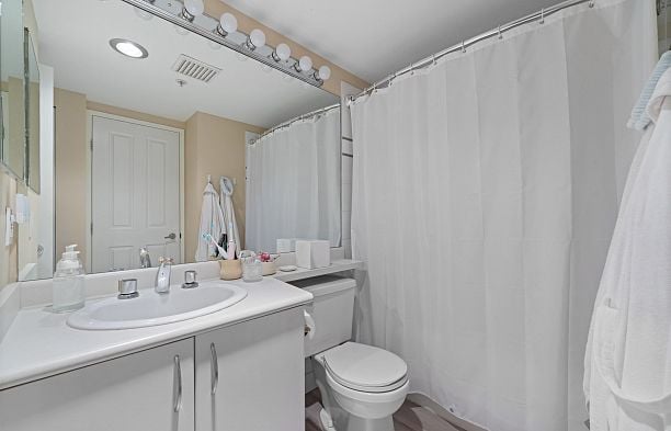 102 3083 W 4th Avenue Kitsilano