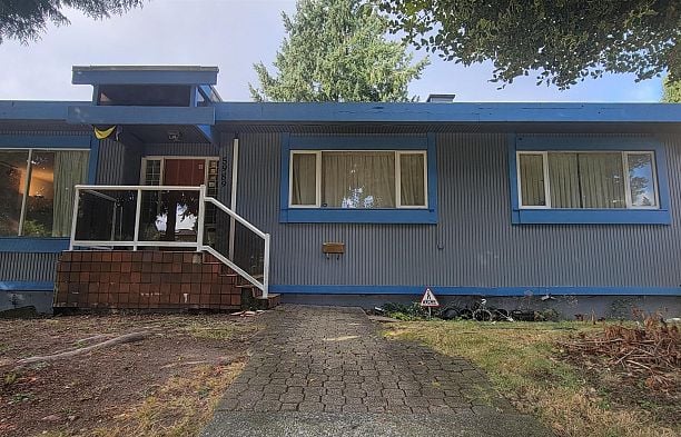 5989 Fremlin Street Oakridge VW