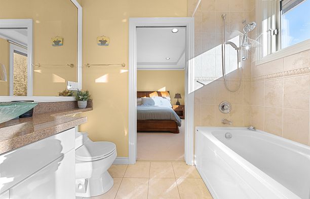 1426 W 48th Avenue South Granville