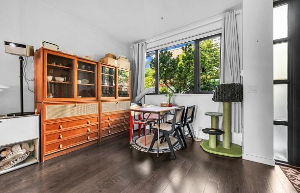 6426 Ash Street Oakridge VW