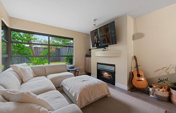 102 3083 W 4th Avenue Kitsilano