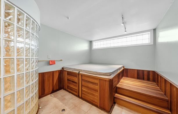 1426 W 48th Avenue South Granville