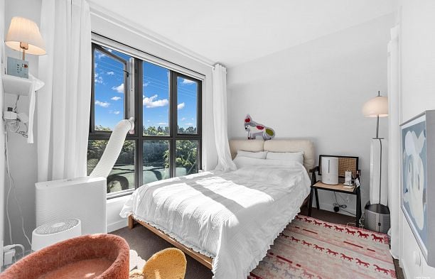 6426 Ash Street Oakridge VW