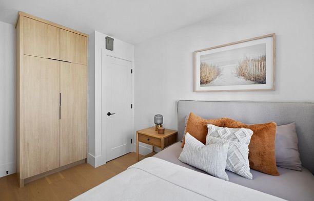 2505 W 37th Avenue MacKenzie Heights