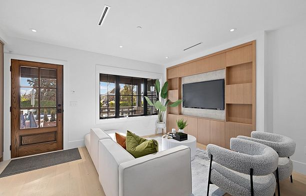 2505 W 37th Avenue MacKenzie Heights