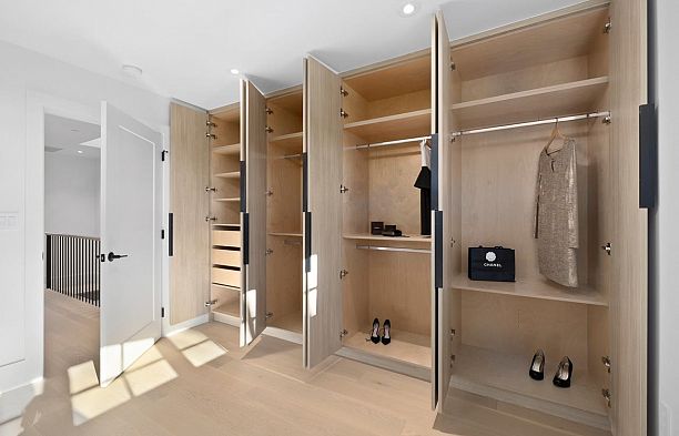 2505 W 37th Avenue MacKenzie Heights