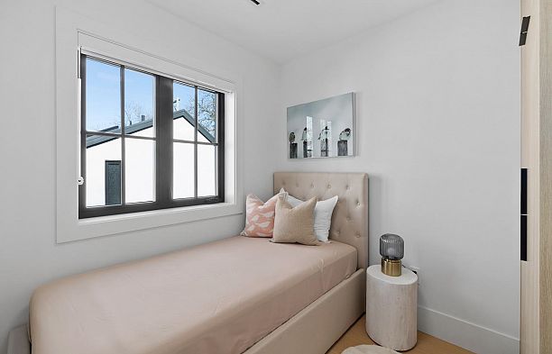 2505 W 37th Avenue MacKenzie Heights