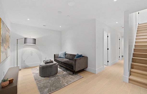 2505 W 37th Avenue MacKenzie Heights