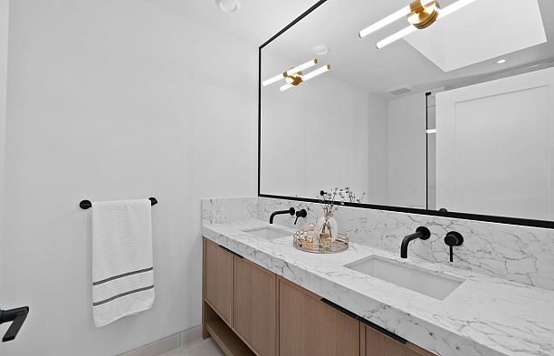 2505 W 37th Avenue MacKenzie Heights