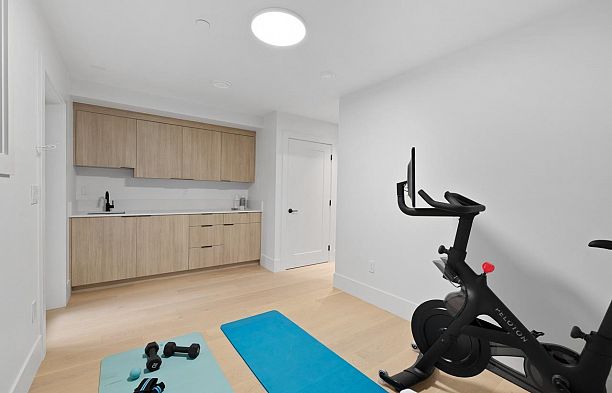 2505 W 37th Avenue MacKenzie Heights