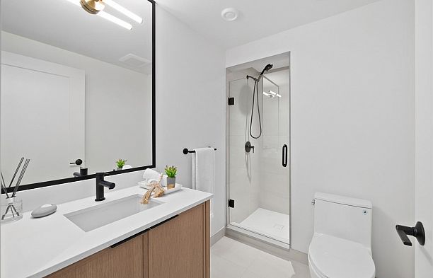 2505 W 37th Avenue MacKenzie Heights