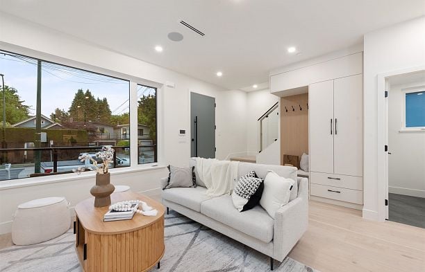 1 65 E King Edward Avenue Main