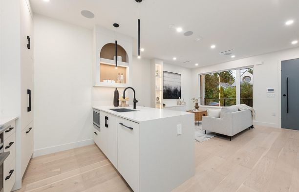 1 65 E King Edward Avenue Main