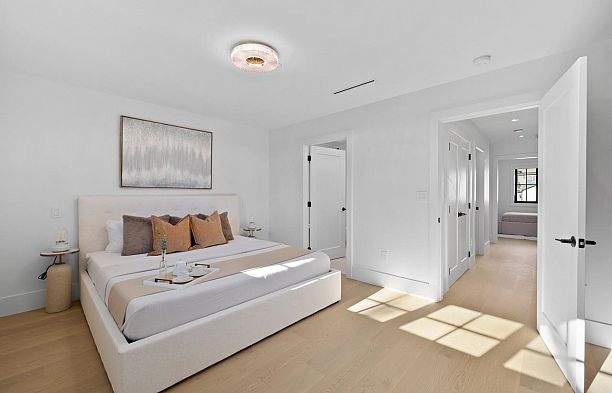 2505 W 37th Avenue MacKenzie Heights