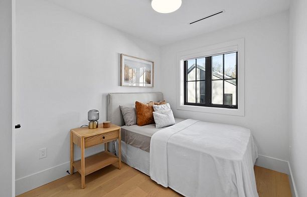 2505 W 37th Avenue MacKenzie Heights