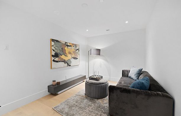 2505 W 37th Avenue MacKenzie Heights