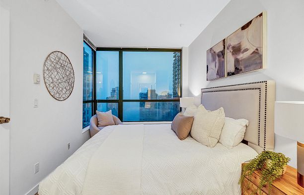 2507 1239 W Georgia Street Coal Harbour