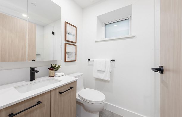 1493 W 52nd Avenue South Granville