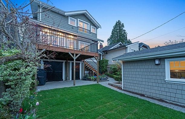 6591 Vine Street S.W. Marine