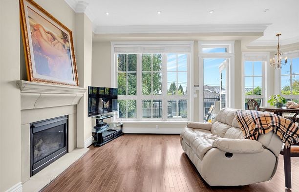 4038 W 33rd Avenue Dunbar