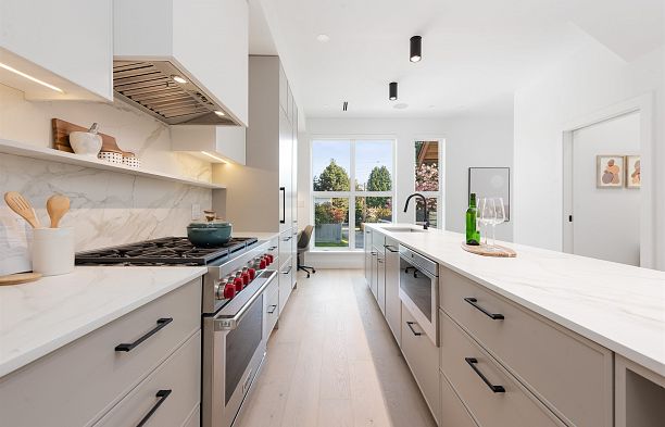 1493 W 52nd Avenue South Granville