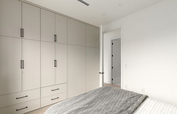 2 475 W 20th Avenue Cambie