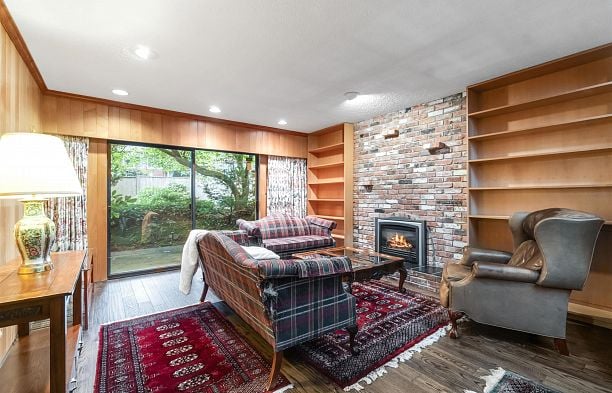 4262 Yuculta Crescent University VW