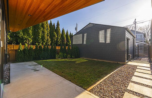 2 2764 W 14th Avenue Kitsilano