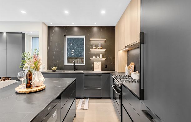 1 2764 W 14th Avenue Kitsilano