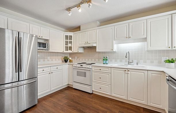 216 5735 Hampton Place University VW