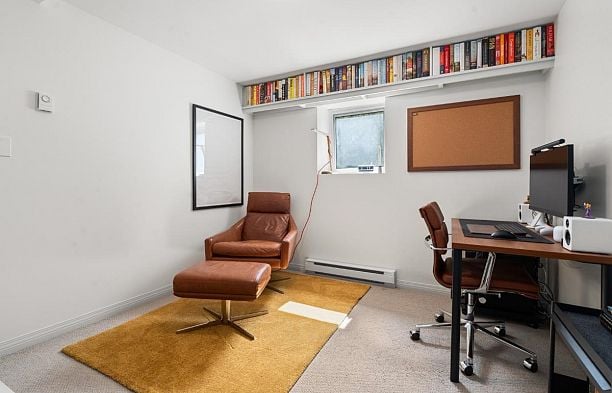 6591 Vine Street S.W. Marine