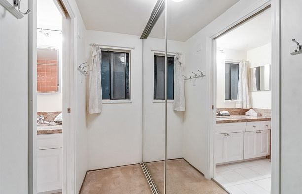 4262 Yuculta Crescent University VW