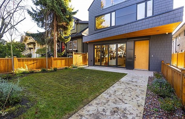 1 2764 W 14th Avenue Kitsilano
